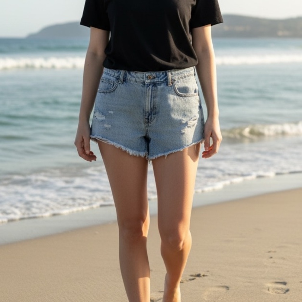 Zara Light Wash Distressed Frayed Hem Denim Shorts 6